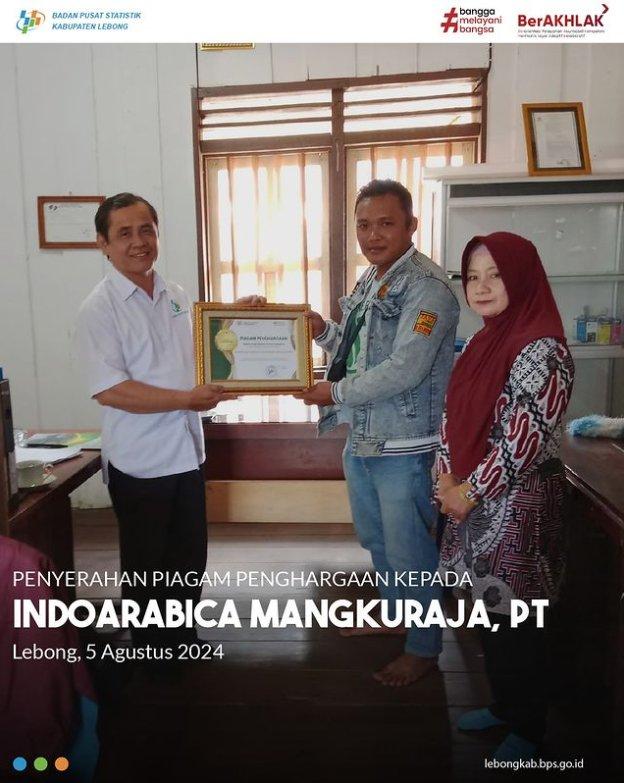 Penyerahan Piagam Penghargaan kepada Indoarabica Mangkuraja, PT